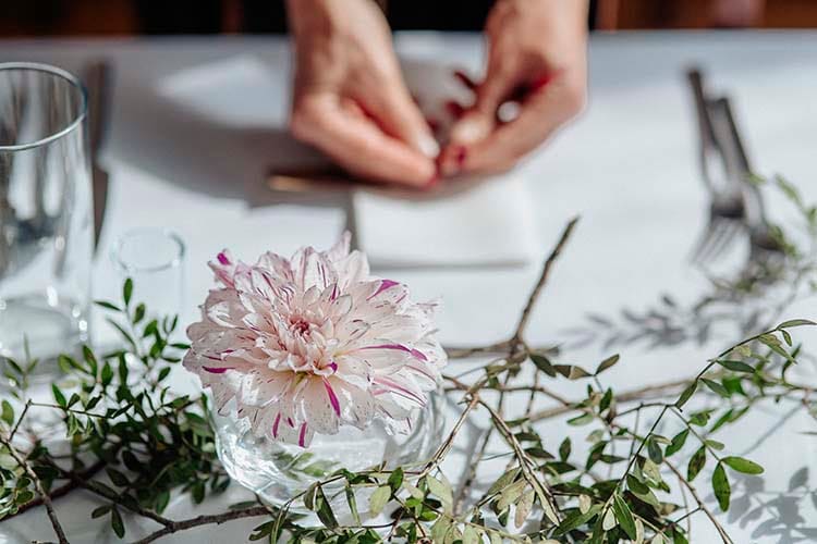 wesele w restauracji,w restauracji grube ryby,dekoracje w stylu rustykalnym,opodal krakowa,wesele wrzesień,dekoracje na wrześniowy ślub,dekoracje na wrześniowe wesele,wesele klaudia,Restauracja Grube Ryby