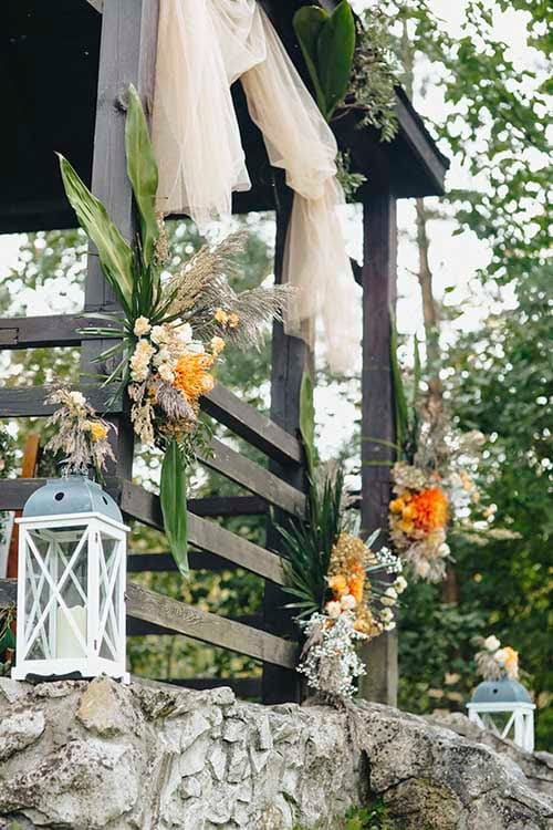 Dekoracje weselne w altanie