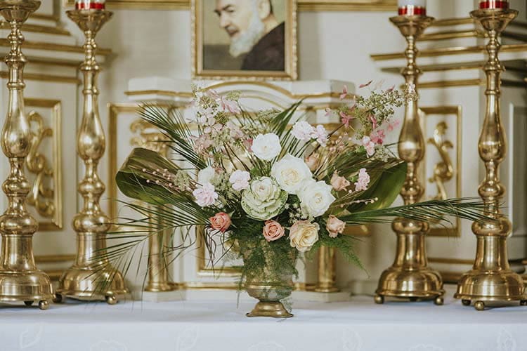 Dekoracje ołtarza kościoła św. Erazma w Barwałdzie Dolnym