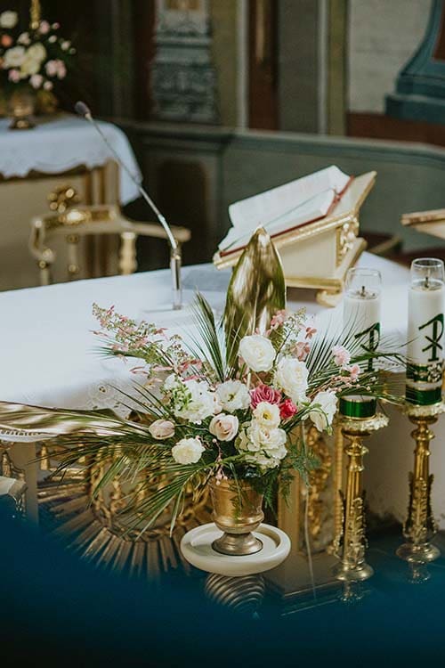 Dekoracje ołtarza kościoła św. Erazma w Barwałdzie Dolnym