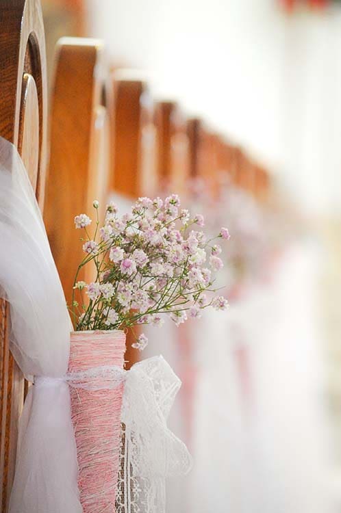 Dekoracje ławek w kościele