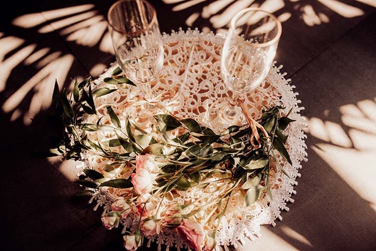 Kieliszki z przybraniem z kwiatów