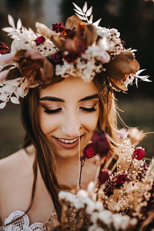 mandalala panna mloda w wianku w plenerze w gorach fot bednarczyk (3)