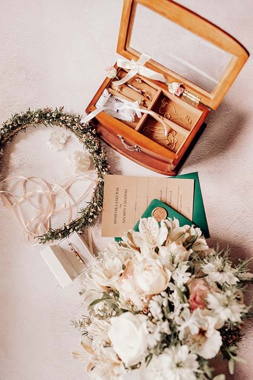 mandalala wianek we wlosach przygotowania do wesela na zamku w niepolomicach (3)