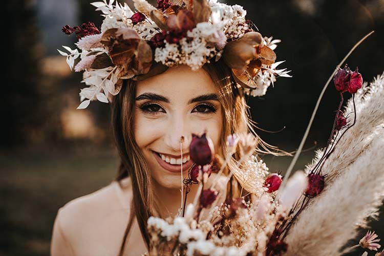 wianek z suszonych kwiatów sesja ślubna (1)