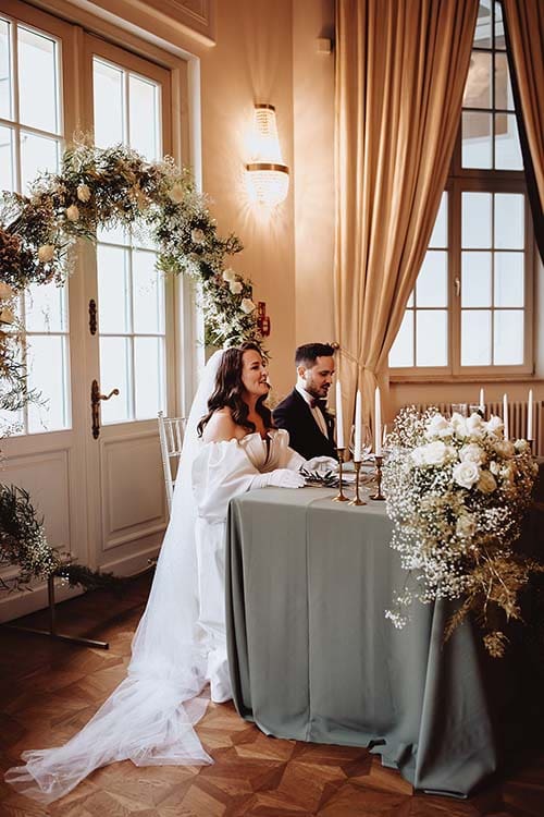 zamek,zamek w niepołomicach,sebastian,kandelabry,girlanda,w stylu glamour,w zamku,wesele w zamku