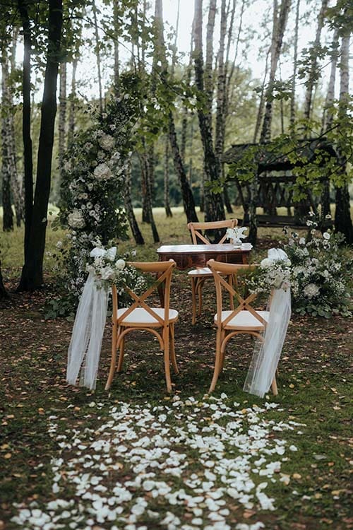 Ślub w plenerze,altana w Witkowej Chacie,W stylu Moss & Blush,Basia i Adam,różaną chmurę